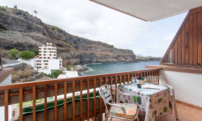 San Marcos Apartment | Vacation Apartment 'Arcoiris Al Mar' with Sea View and Balcony