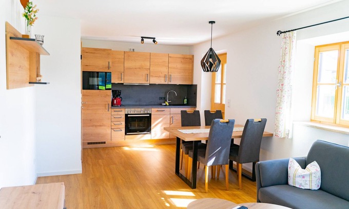 Ruhpolding Apartment | Vacation apartment cloverleaf 65 sqm, 2 bedrooms, living room with kitchen, 4 pers, WLAN
