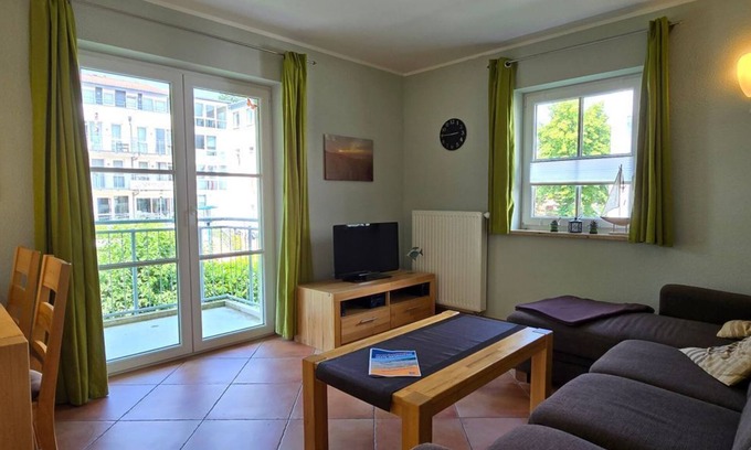 Seeheilbad Graal-Muritz Apartment | Vacation apartment LFR13 - 3-room apartment with 2 bedrooms with balcony and WLAN