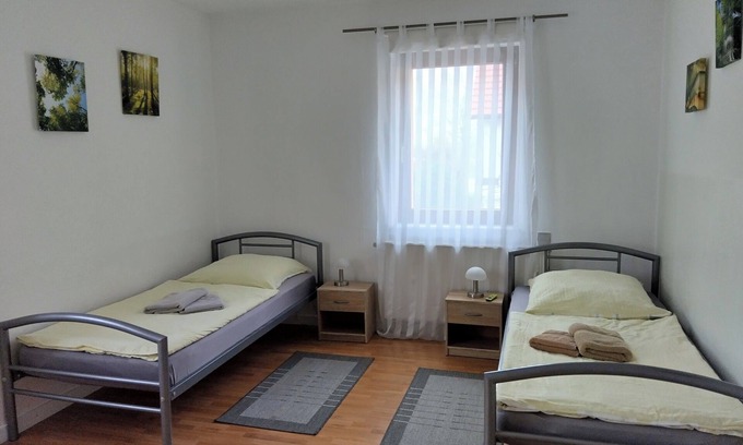 Dolzschen Apartment | Vacation apartment in an area characterized by wine and fruit growing