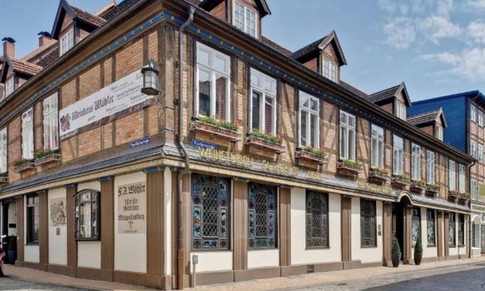 Schwerin Apartment | Vacation apartment in the old town in the UNESCO World Heritage Site Weinhaus Wöhler