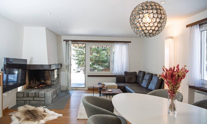 Valbella Apartment | Vacation apartment with private jacuzzi for 4 people Casoja Lenzerheide