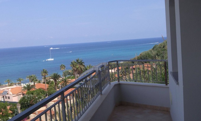 Torre Ruffa Apartment | Vacation apartments 200 meters from the sea with private beach access No. 3