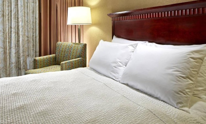 Anaheim Resort Hotel | Vacation At its Finest! Steps from Disney, with Pool & Free Parking | 2 Units