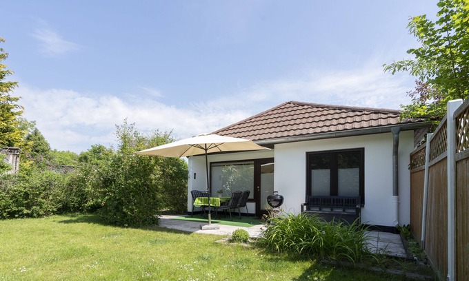 Lensterstrand Apartment | Vacation bungalow with terrace at Zwergenweg 2b in Grömitz-Lensterstrand