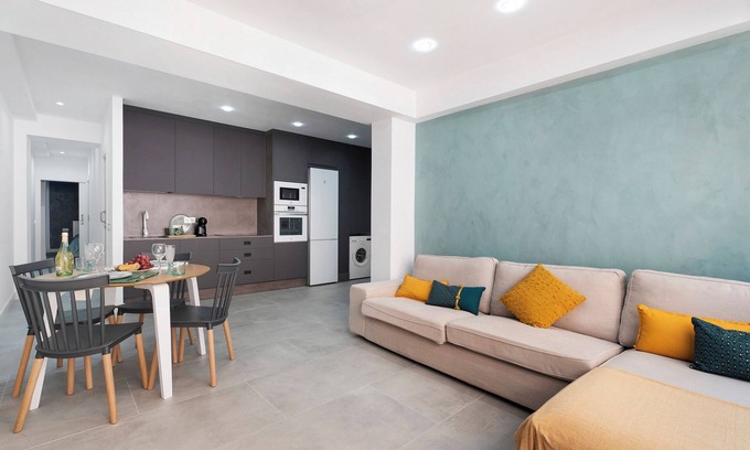 Santa Cruz de Tenerife Apartment | Vacation Apartment 'Trébol' with Wi-Fi