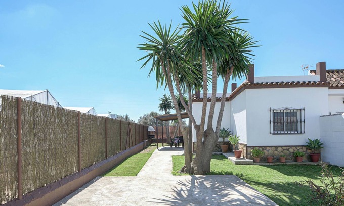 Chiclana de la Frontera House | Vacation Home "Casa Diego" with Mountain View, Wi-Fi, Terrace & Garden