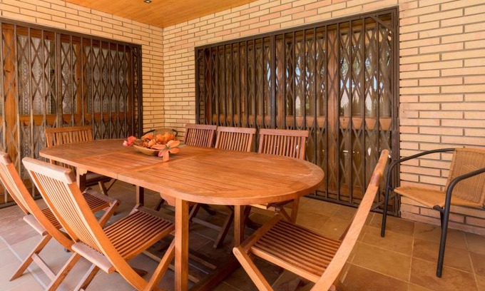 Sant Andreu de Llavaneres House | Vacation home Avinguda dels Garrofers in Sant Andreu de Llavaneres - 9 persons, 5 bedrooms
