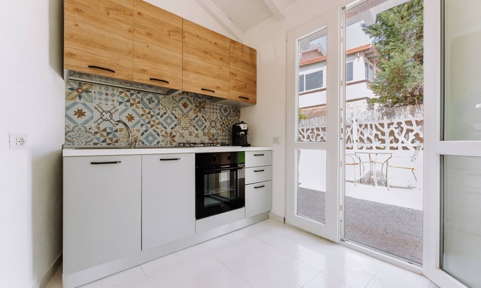 Maddalenedda House | Vacation Home "Casa Sara" near Beach with Private Garden & Wi-Fi