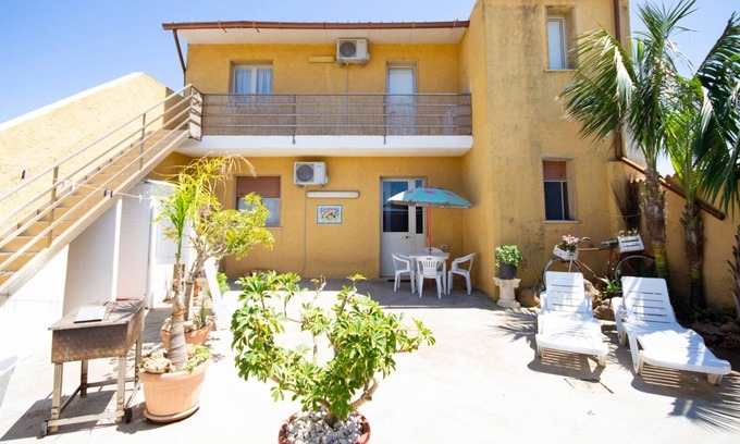 Marsala House | Vacation Home Da Michele with Sea View, Private Open Terrace