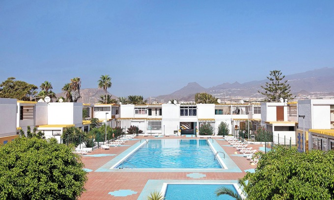 Arona Apartment | Vacation Home "Estudio Sagrario" with Shared Pool