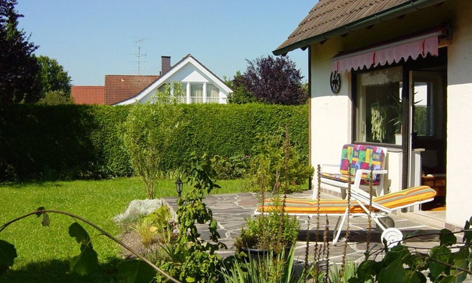 Furstenfeldbruck District House | Vacation home for up to 5 people in Schöngeising. Quiet location. Munich S-Bahn.