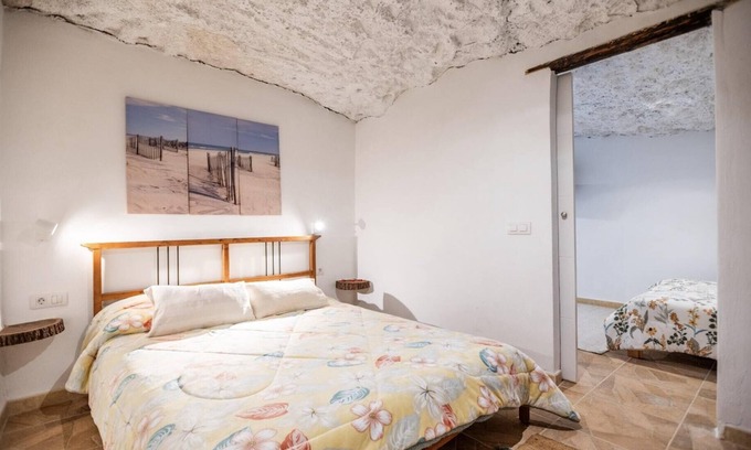 Arico House | Vacation Home 'Guayarmina' with Sea View, Shared Pool and Wi-Fi