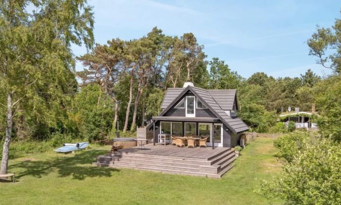 Skodshoved House | Vacation home "Kaj" - 20m from the sea in Djursland and Mols in Knebel - 5 persons, 2 bedrooms