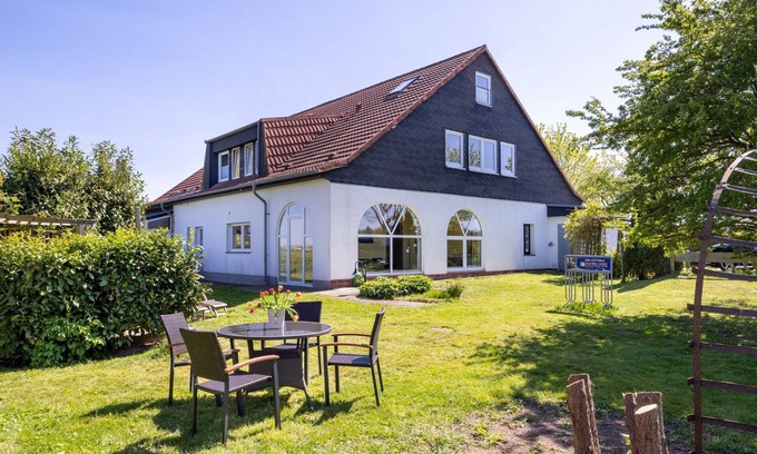 Kuehlungsborn Apartment | Vacation home Kleckerburg for groups up to 25 persons OFC 05 - Group booking