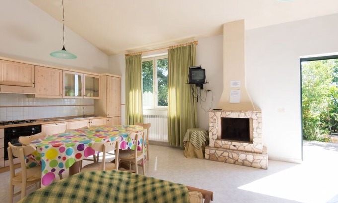 Piane di Collevecchio House | Vacation home La Querce in Collevecchio - 7 persons, 3 bedrooms