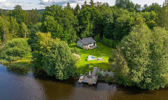 Kil Ski Chalet | Vacation home on a waterfront property in Alaska-like nature