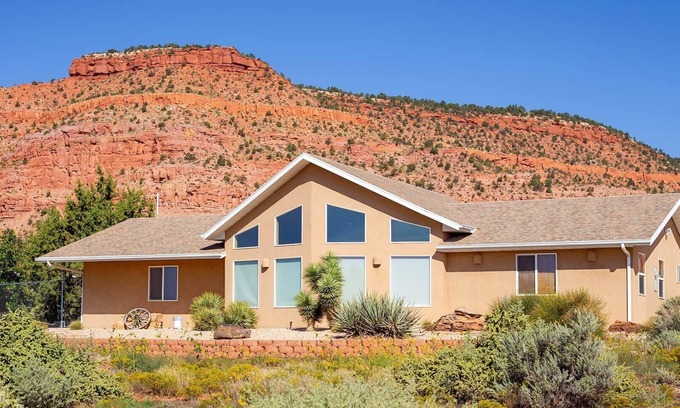 Kanab House | Vacation Home w/red rock views, Near Zion & Bryce