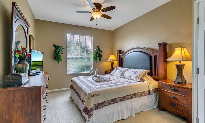 Windsor Hills Condo | Vacation Rental near Disney, Univeral Studios, Epic, w/free parking and Wi-Fi.