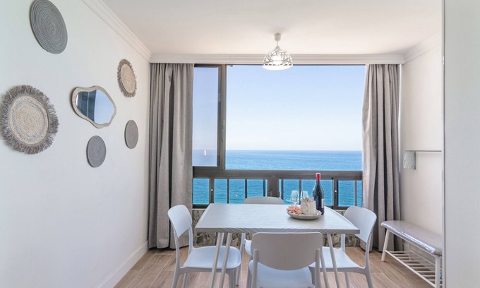 Patalavaca Apartment | Vacation Studio 'Vista Mar' with Sea View and Wi-Fi