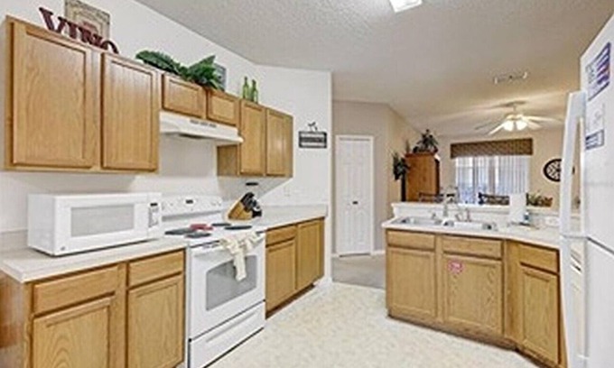 Sunset Ridge House | Vacation Villa - Free WIFI - Private Pool - Near Disney Area