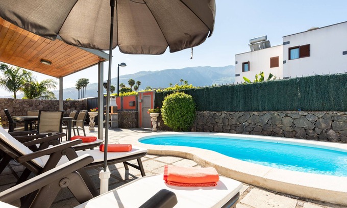 La Orotava Ski Chalet | Vacational rental home, heatable pool in an exclusive residential area, WiFi.