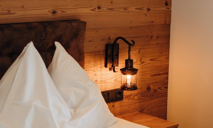 Weisspriach Ski Chalet | Vacations in the mountains - hiking trails and slopes right outside the chalet door