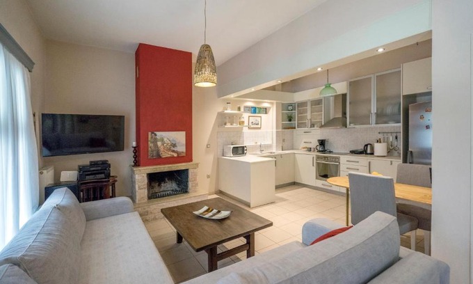 Agia Paraskevi Apartment | Valashouse Front