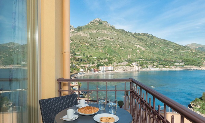 Mazzaro Apartment | "VALERIA"TAORMINA SEA APARTMENT - 100 MT FROM THE BEACH - BEAUTIFULLY FURNISHED