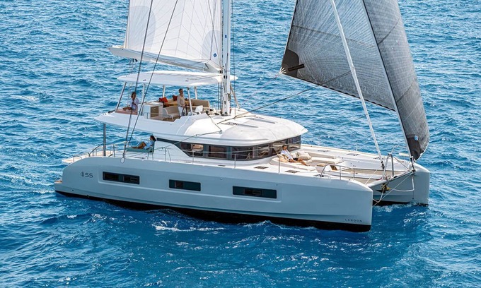 Road Town Boat Rental | Valinor- Luxury Crewed Yachting Experience in BVI