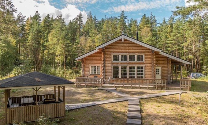 Renko House | Valkealammi by Interhome