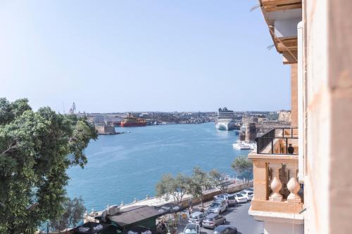 Valletta Apartment | Valletta Collection - Grand Harbour Suites 9A