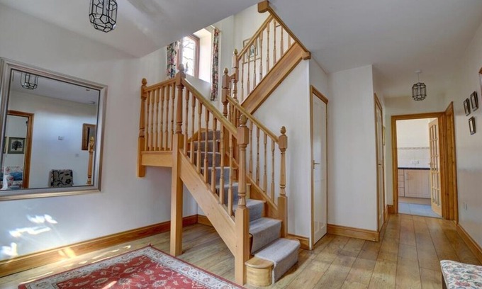 Hartfield House | Valley View Barn - Three Bedroom House, Sleeps 6