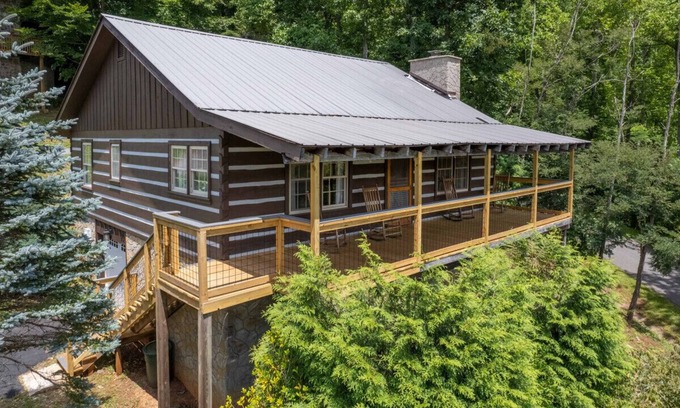 Canton House | Valley View - Swing into paradise with golf and majestic mountain views!