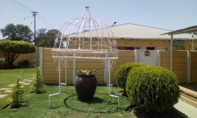 Lichtenburg Bed & Breakfast | Valotone 2 Bed and Breakfast