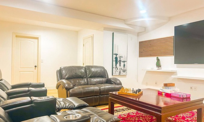 Marpole House | Vancouver Private 3 bedrooms 3 bathroom, 5 Min to airport, 15 min to Downtown
