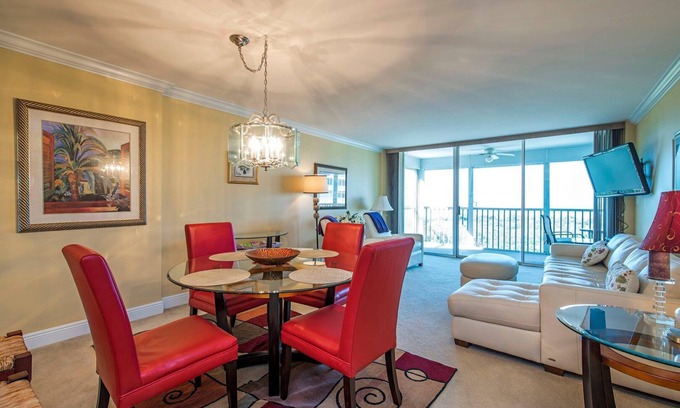Vanderbilt Beach Apartment | Vanderbilt Towers - Vanderbilt Beach - Bayside