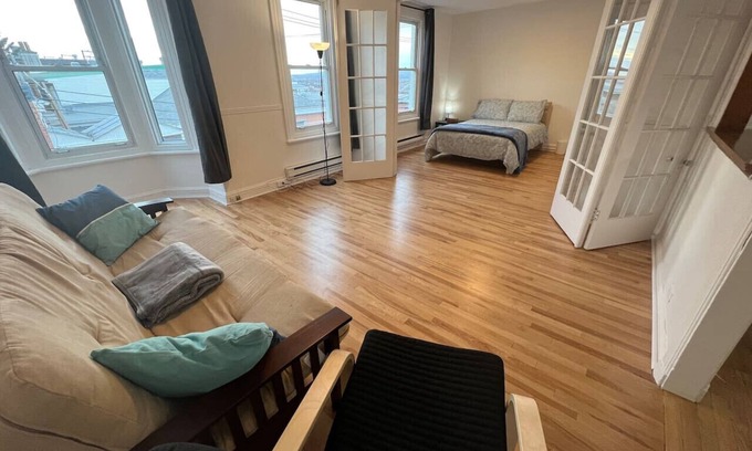 Saint-Jean-Baptiste Apartment | Vaste 5 pièces tout équipé à 30Secondes de St-Jean
