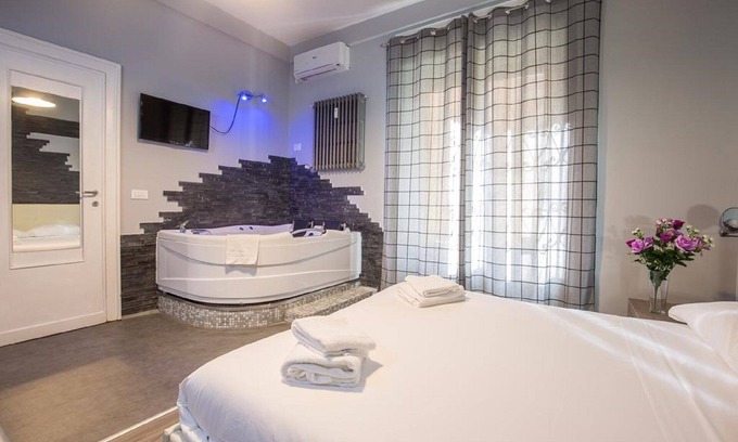 Trionfale Apartment | Vatican Big Apartment with Jacuzzi and Terrace