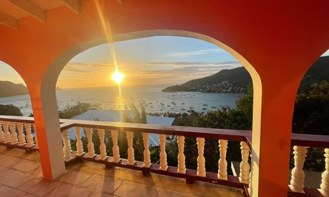 Mount Pleasant Bay House | Immaculate 3 Bed Villa Overlooking Admiralty Bay