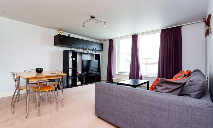 Wandsworth Apartment | Veeve - Riverside View