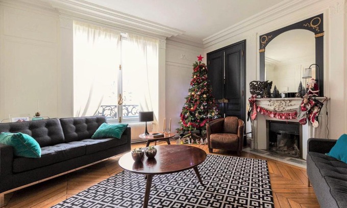 17th Arrondissement Apartment | Veeve - Sophistication by Square de Batignolles
