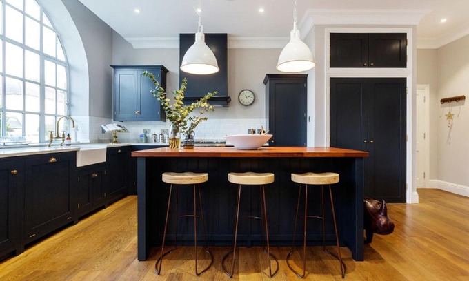 Southfields Apartment | Veeve - Southfields Flourish