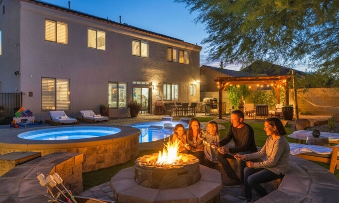 Highland Hills Apartment | Vegas 6BR Dream Paradise: Pool, Hot Tub & Games