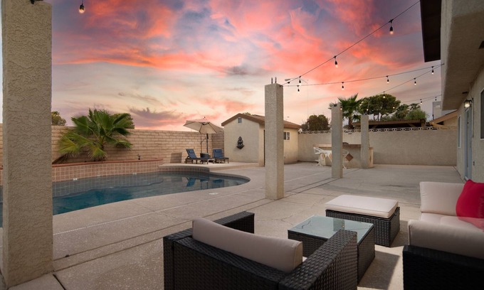 Spring Valley House | Vegas Retreat, Heated Pool ☼, 10 Min to Strip