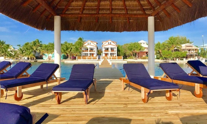 Caye Caulker House | VeLento Oceanfront Penthouse #3