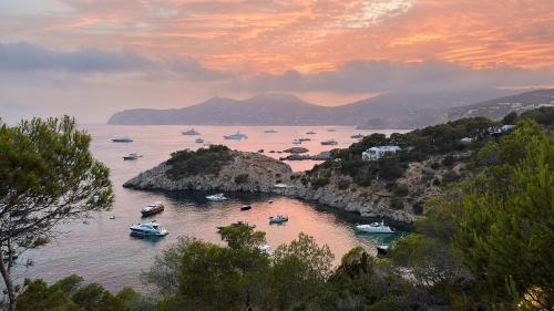 Sant Josep de sa Talaia Boat Rental | Velero Ariel