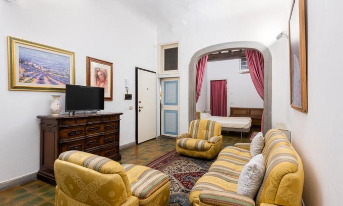 Oltrarno Apartment | Velluti by Mmega