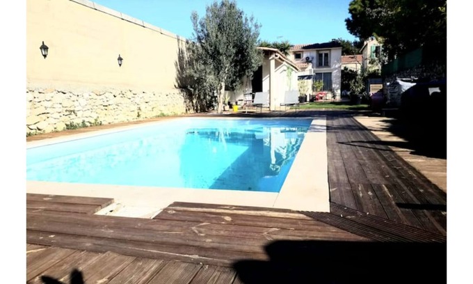 Sainte-Marguerite Villa | Velodrome Gite Avec Piscine : 3 Logements/13 Personnes