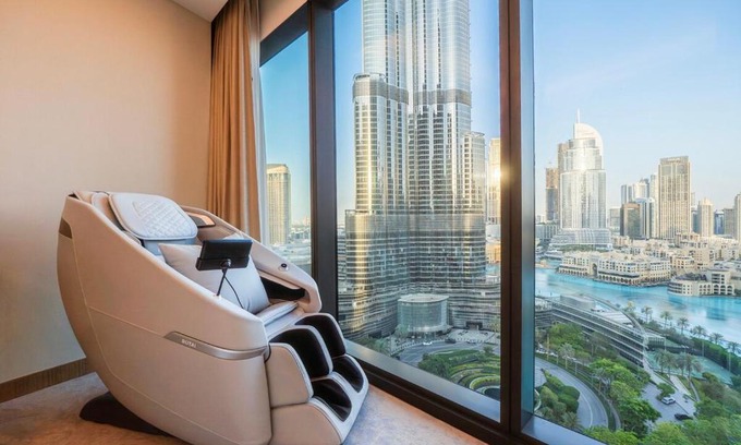Downtown Dubai Apartment | Venetian - Luxury Living Burj Khalifa View & Massage Chair